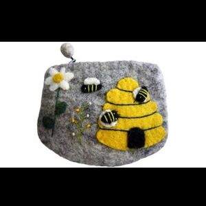 Wool Bee Hand Purse
